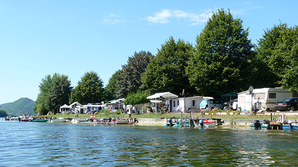 plage bord de lac